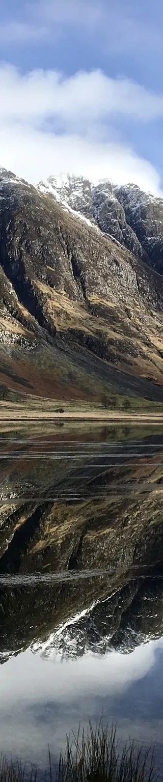 Wandle in einer Filmkulisse im Glencoe Tal